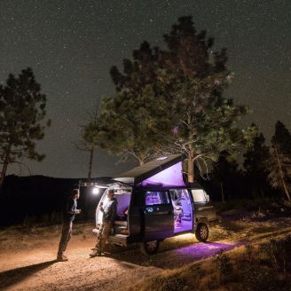 Luci Pro Outdoor 2.0 + Mobile Charging
